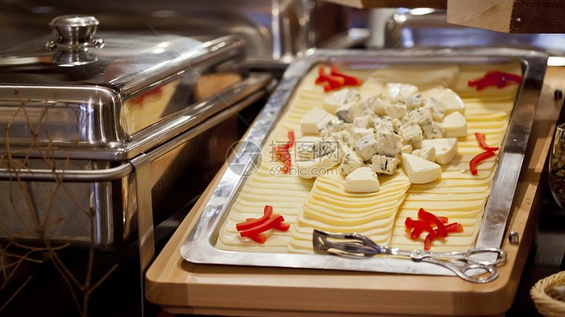 零食批发，如何选择厂家直销一件代发？**